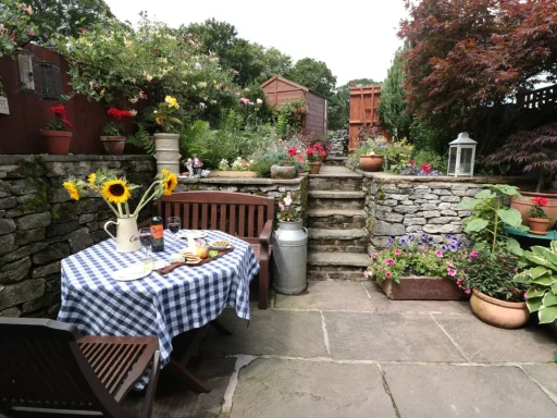 Patio area Buttercup Cottage
