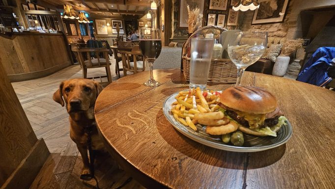 the-bulls-head-castleton-restaurant-near-buttercup