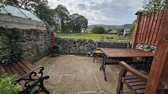 Patio area Buttercup Cottage