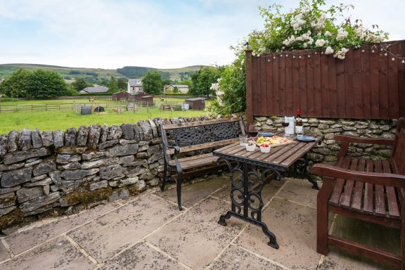 Patio area Buttercup Cottage
