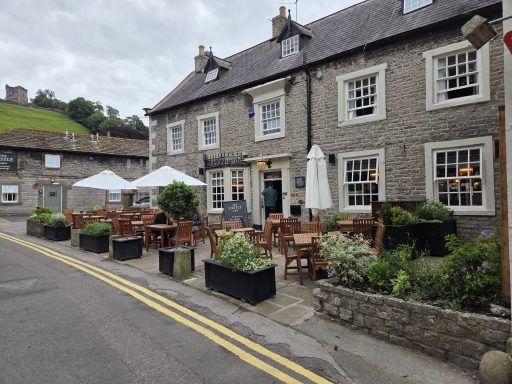 The Castle, Castleton - Holiday Cottage