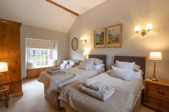 Buttecup Cottage large bedroom