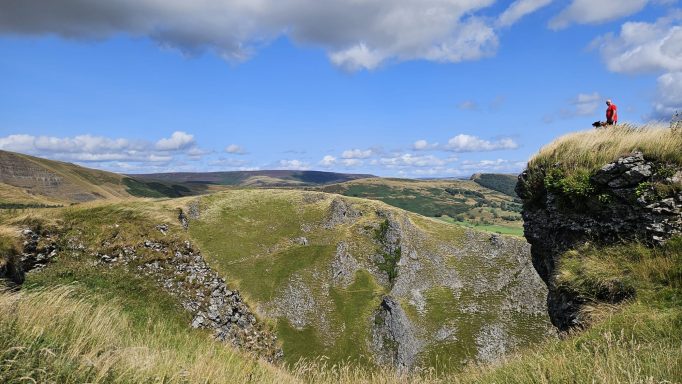 Winnats Pass near Buttercup Cottage