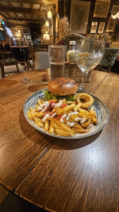 the-bulls-head-castleton-restaurant-near-buttercup