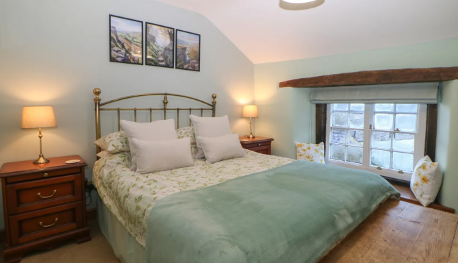 Buttecup Cottage Castleton | Bedroom