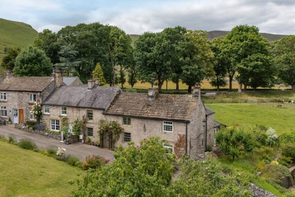 Central cottage Castleton