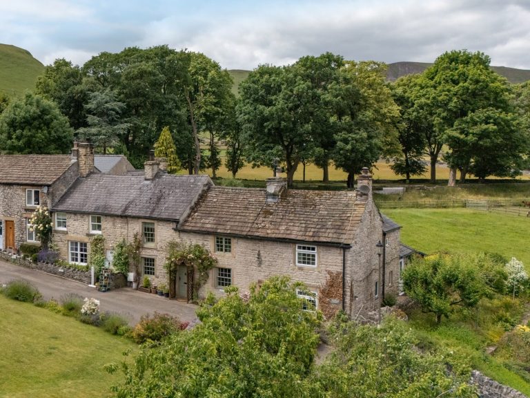 Buttercup Cottage Castleton, dog friendly cottage Peak District
