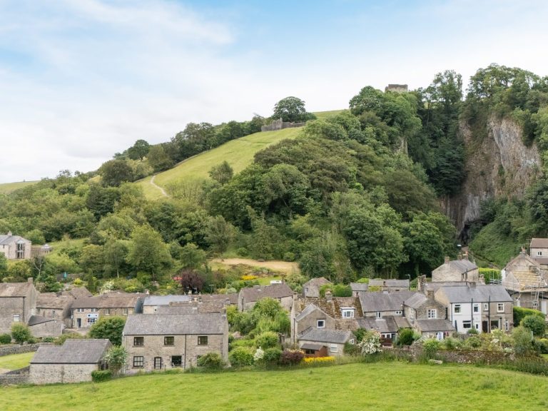 Dog Friendly Cottage Castleton | Self catering central Castleton