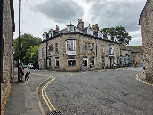 ye old nags head pub castleton-near-buttercup holiday cottage