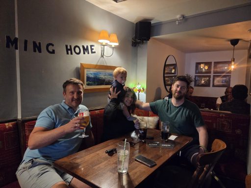 ye-olde-cheshire-cheese-castelton-buttercup-cottage