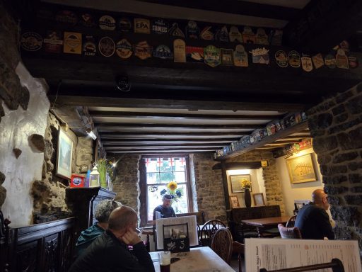 ye old nags head pub castleton-near-buttercup holiday cottage